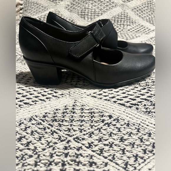 Clarks Comfort Collection Emslie Lulin Women's Black Mary Jane Pumps, 8.5. - Picture 3 of 8